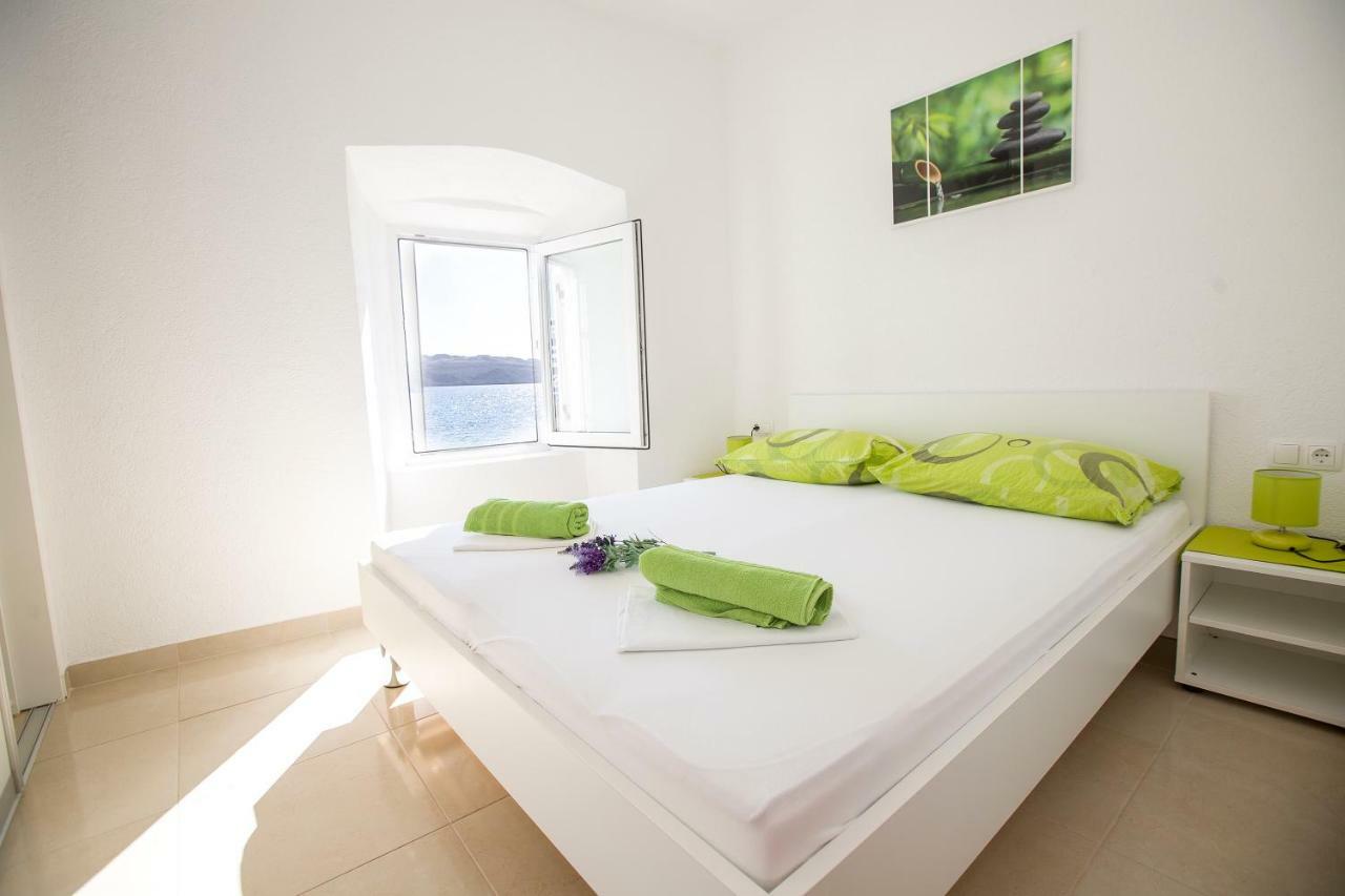 Apartmani Cindric Karlobag Exteriér fotografie