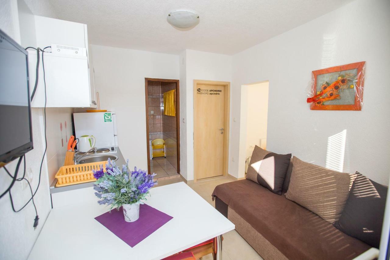Apartmani Cindric Karlobag Exteriér fotografie