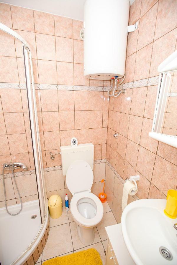 Apartmani Cindric Karlobag Exteriér fotografie