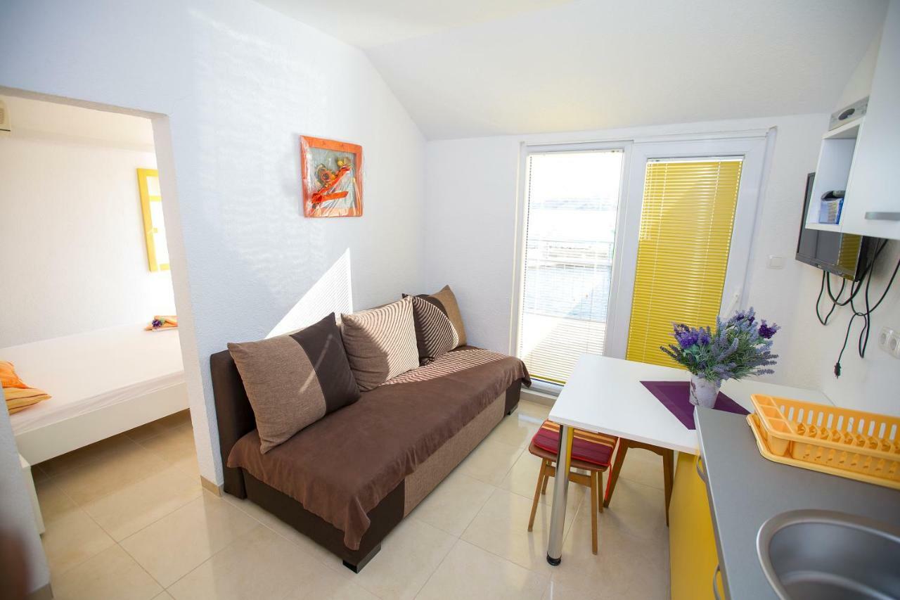 Apartmani Cindric Karlobag Exteriér fotografie
